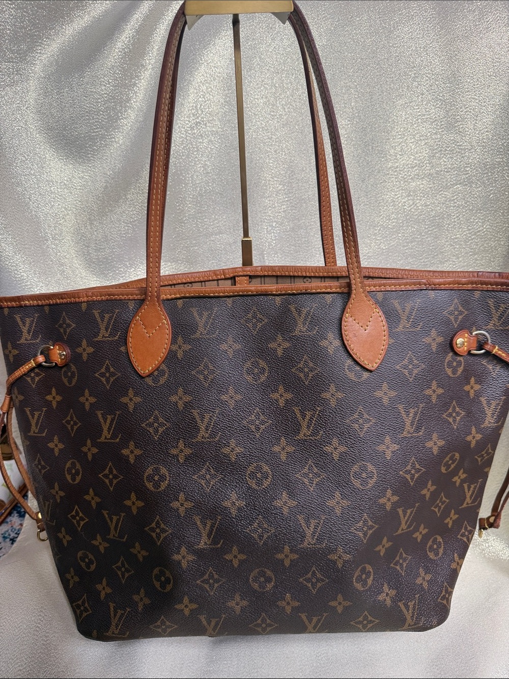 Louis Vuitton Neverfull MM Monogram Tote in Dark Brown